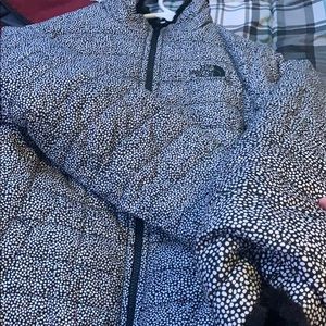 girls north face reversible jacket